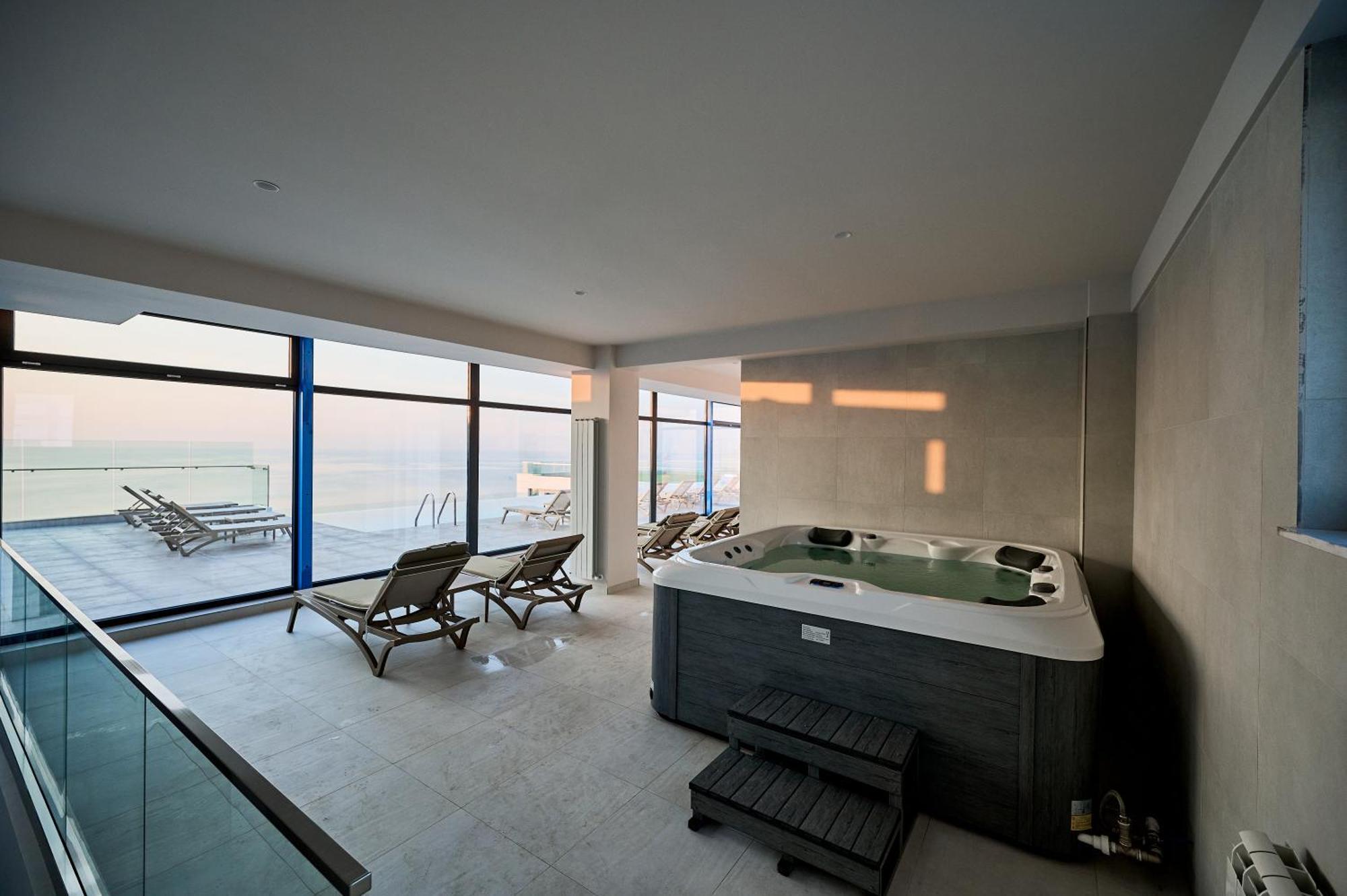 Năvodari Arrogance Queen Studio - Infinity Pool & Spa מראה חיצוני תמונה