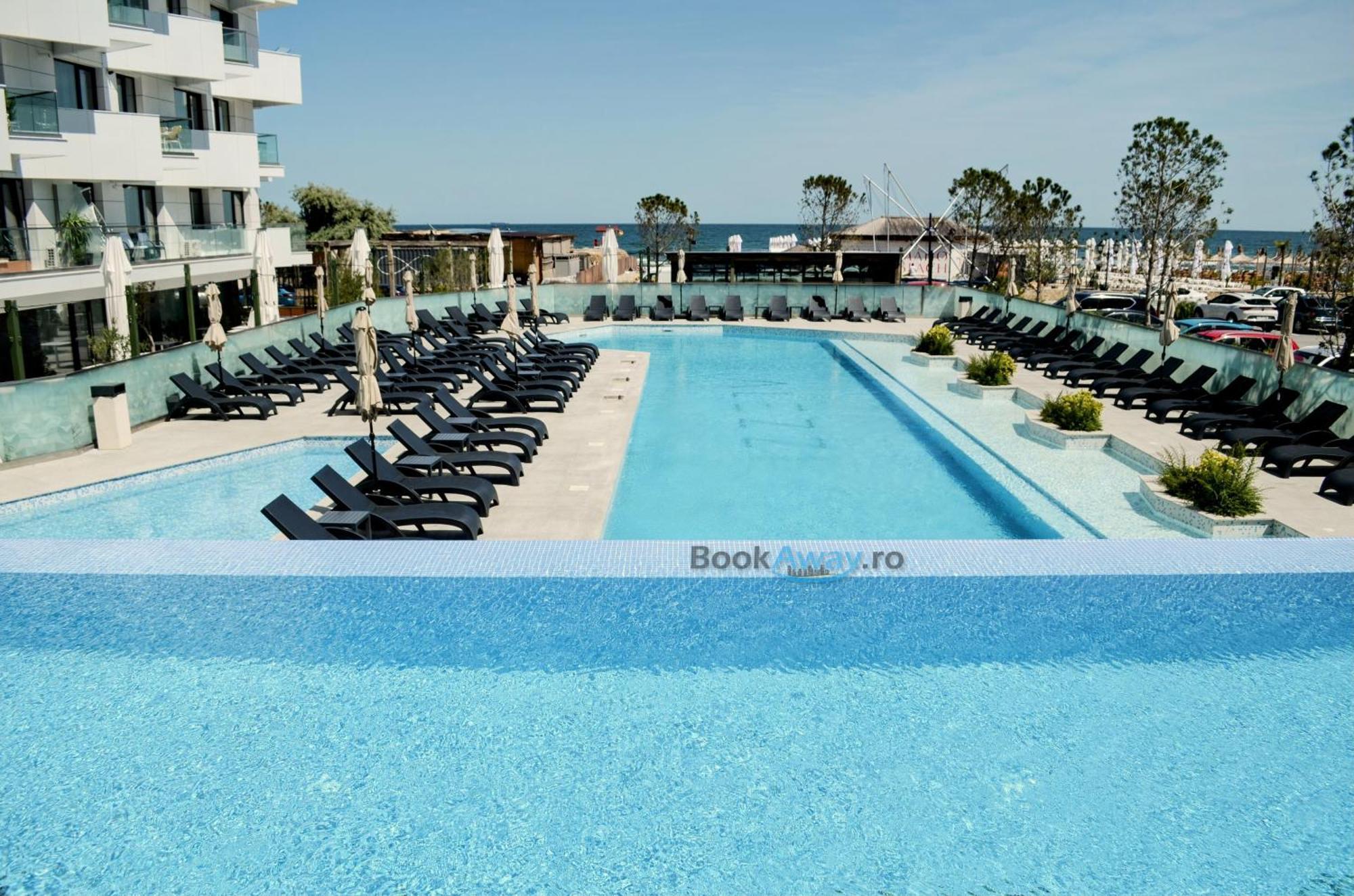 Năvodari Arrogance Queen Studio - Infinity Pool & Spa מראה חיצוני תמונה